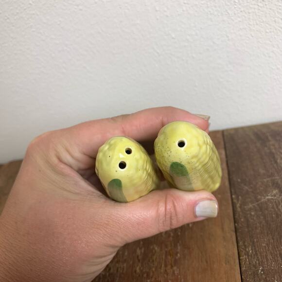 Vintage Corn On The Cob Salt and Pepper Shakers - Picture 5 of 7